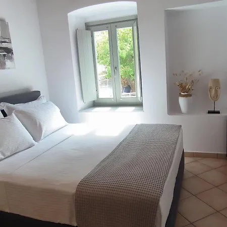 Holiday home Vrisi House *