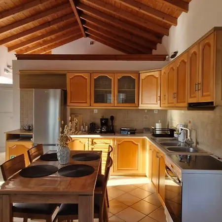 Vrisi House Kyparission